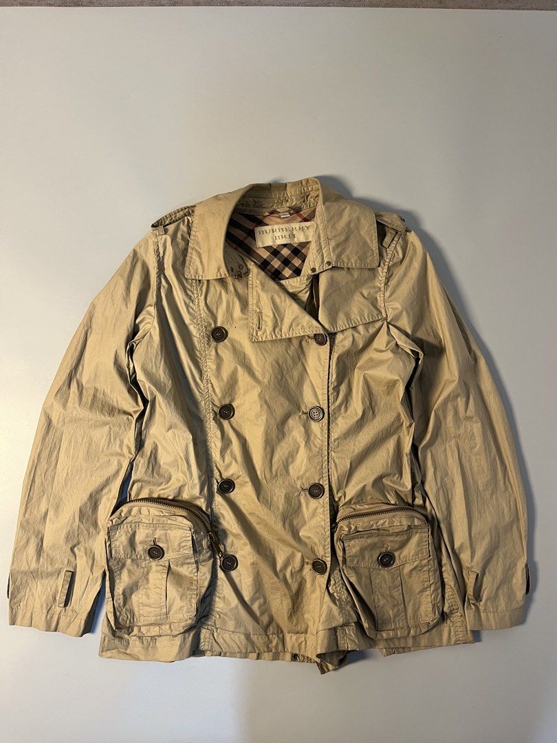 BURBERRY TRENCH JACKET (Category: Coats, Jackets and Outerwear) located in Mabalacat. Submitted by carlfinds (Listing ID 1460105766, Image 1). Description: Authentic/Legit No issue Excellent condition Mop gcash courier jnt.