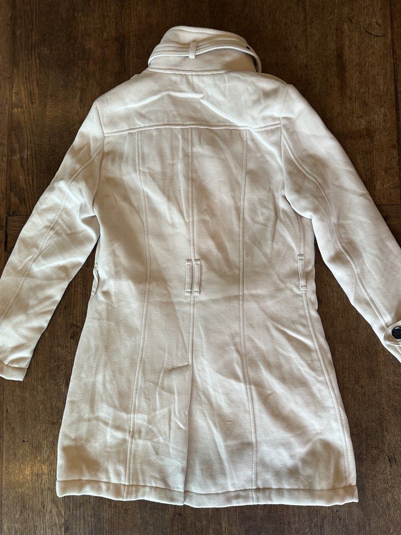 Burberry White Trench Coat (Category: Coats, Jackets and Outerwear) located in Silang. Submitted by ws.thrift (Listing ID 1460141924, Image 3). Description: Burberry White Trench Coat Size and Dimensions ⬇️ Size Tag: UK 8 / US 6 Condition: 8/10 Color rate: 8/10 Issue(s): Some visible discoloration/staining and small marks on the front Price: 4,999 PLEASE READ BEFORE ORDERING • COLOR MAY VARY DUE TO LIGHTING • PAYMENT FIRST — NO COD • LALAMOVE AND