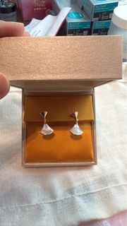 （分類：）位於 。 由 sellingsunsetx 提交（商品編號 1460112560，圖片 1）。簡介： 。
