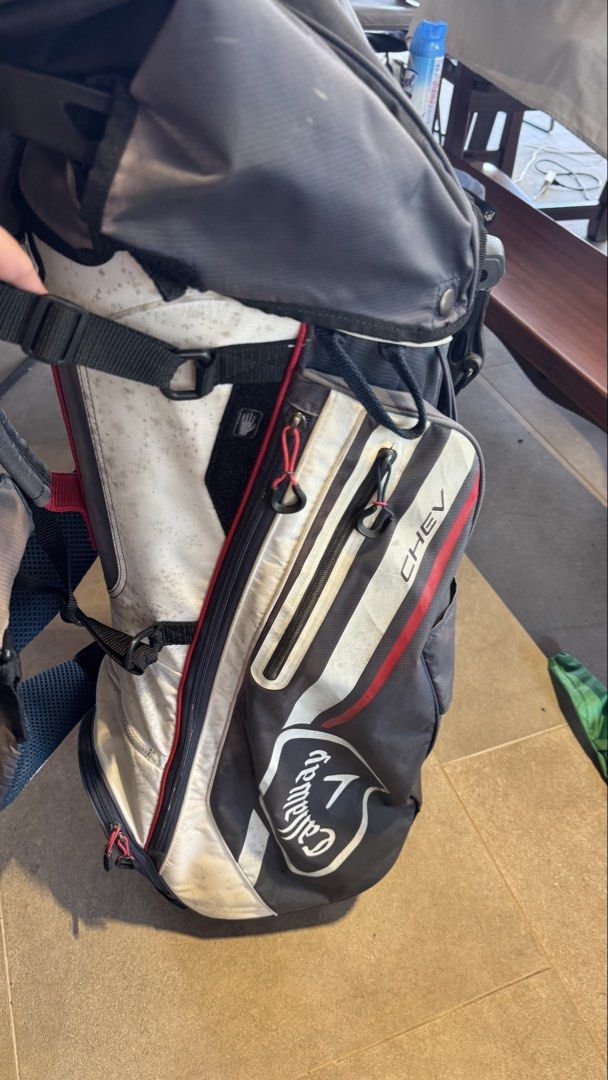 Callaway Women’s Golf Bag (Category: Golf) located in Quezon City. Submitted by elleliv (Listing ID 1460259472, Image 1). Description: - Used Callaway golf bag - Ample pocket space for all your golf essentials - Has stains and cloth has faded so i’m really selling it low 🥲 bought for 30k.