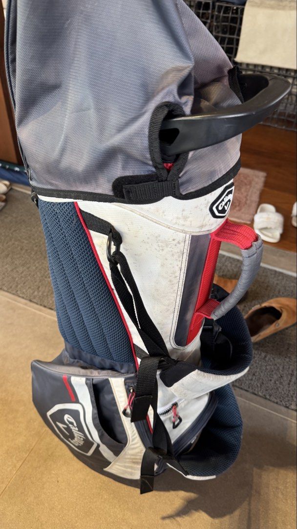 Callaway Women’s Golf Bag (Category: Golf) located in Quezon City. Submitted by elleliv (Listing ID 1460259472, Image 2). Description: - Used Callaway golf bag - Ample pocket space for all your golf essentials - Has stains and cloth has faded so i’m really selling it low 🥲 bought for 30k.