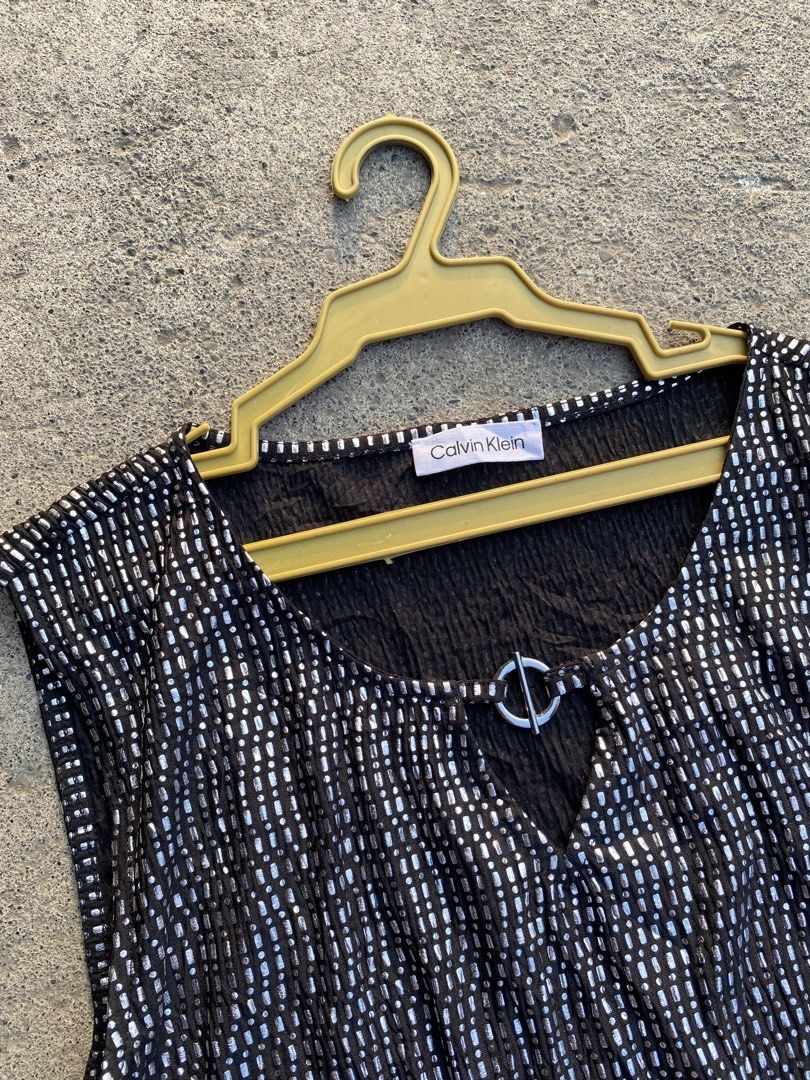 Calvin Klein (Category: Sleeveless) located in Santo Tomas. Submitted by mmnl.pcn (Listing ID 1460275844, Image 2). Description: .