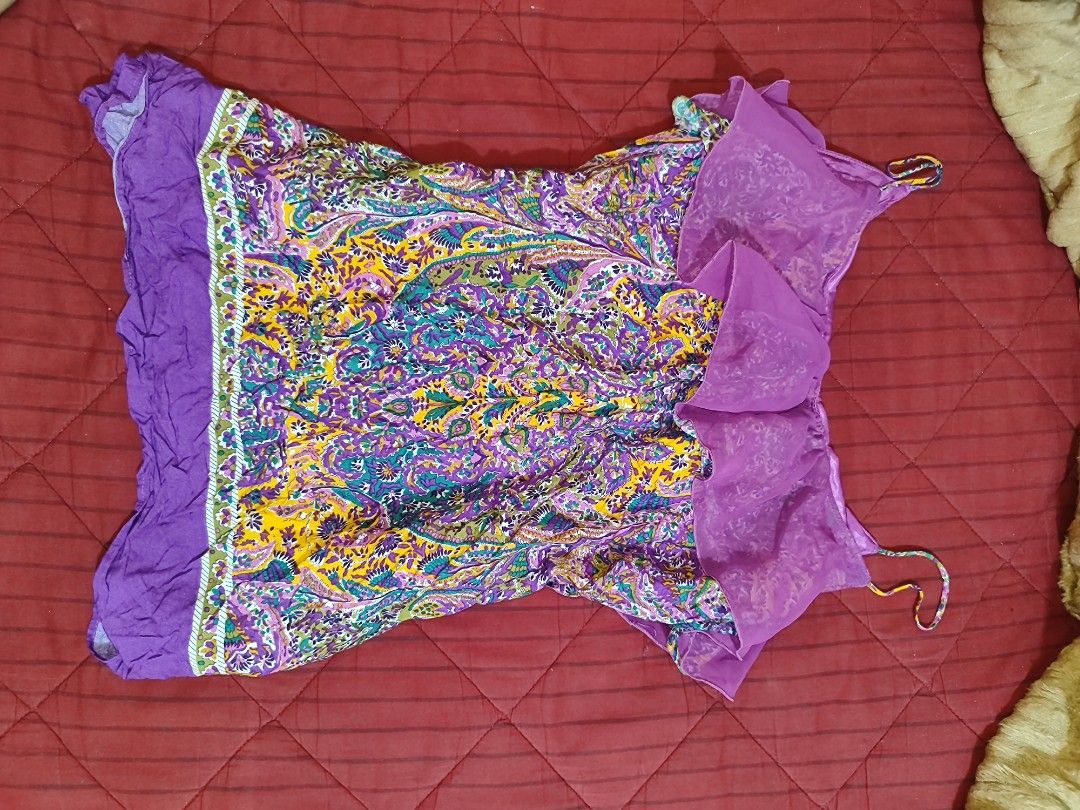 Camisole ruffle top (Category: Sleeveless) located in Iloilo. Submitted by cynehllevie (Listing ID 1460132405, Image 2). Description: This is a colorful paisley-print camisole featuring a distinct layered purple sheer ruffle neckline. 🍥fits small to medium.