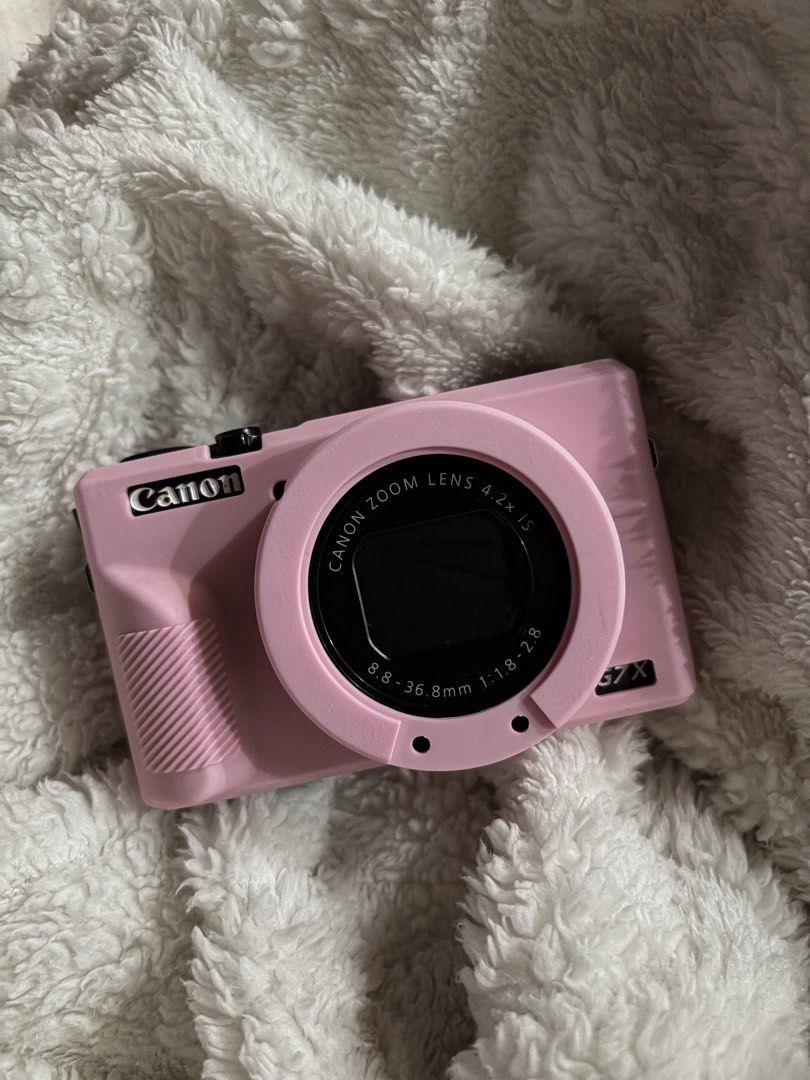 Canon G7X Mark 3 (Category: Cameras) located in Manila. Submitted by safebird-344ad3 (Listing ID 1460117502, Image 1). Description: Canon G7X Mark 3 No issue Complete inclusions Can meet up around Dasma Cavite Courier: J&T/LBC/Lalamove 🚚 NOTE: These are second-hand cameras. Expect minor signs of usage. No returns/refunds. Not liable for any shipping-related issues or future malfunctions. .