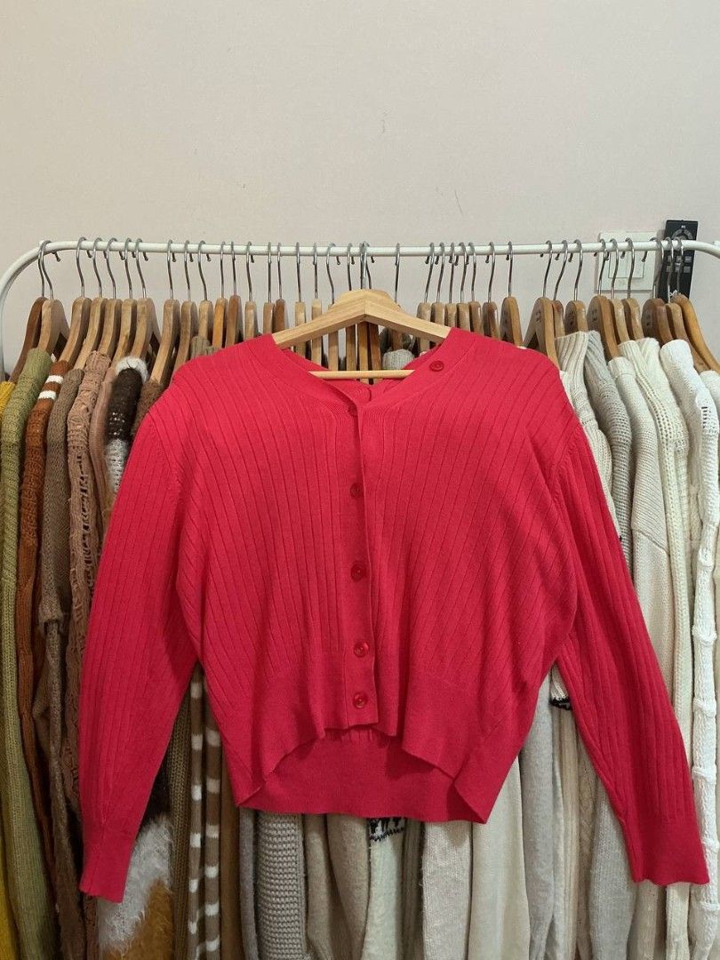 CARDIGAN BASIC (Category: Coats, Jackets and Outerwear) located in Kuala Lumpur. Submitted by BungaCinta (Listing ID 1460170170, Image 1). Description: Cardigan Basic Pit 23 labuh 19-22 Colour hotpink mcm tu.