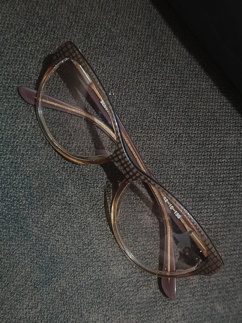 CARRIE EYEGLASSES (Category: Sunglasses & Eyewear) located in Bacoor. Submitted by faith.hope.love28 (Listing ID 1460156990, Image 1). Description: REPLACEABLE LENS.