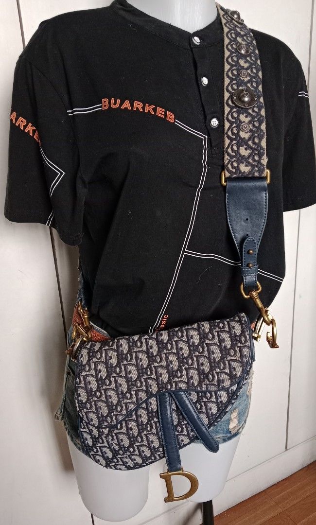 CD - crossbody bag (Category: Cross-body Bags) located in Manila. Submitted by mamapards17 (Listing ID 1460117203, Image 2). Description: .