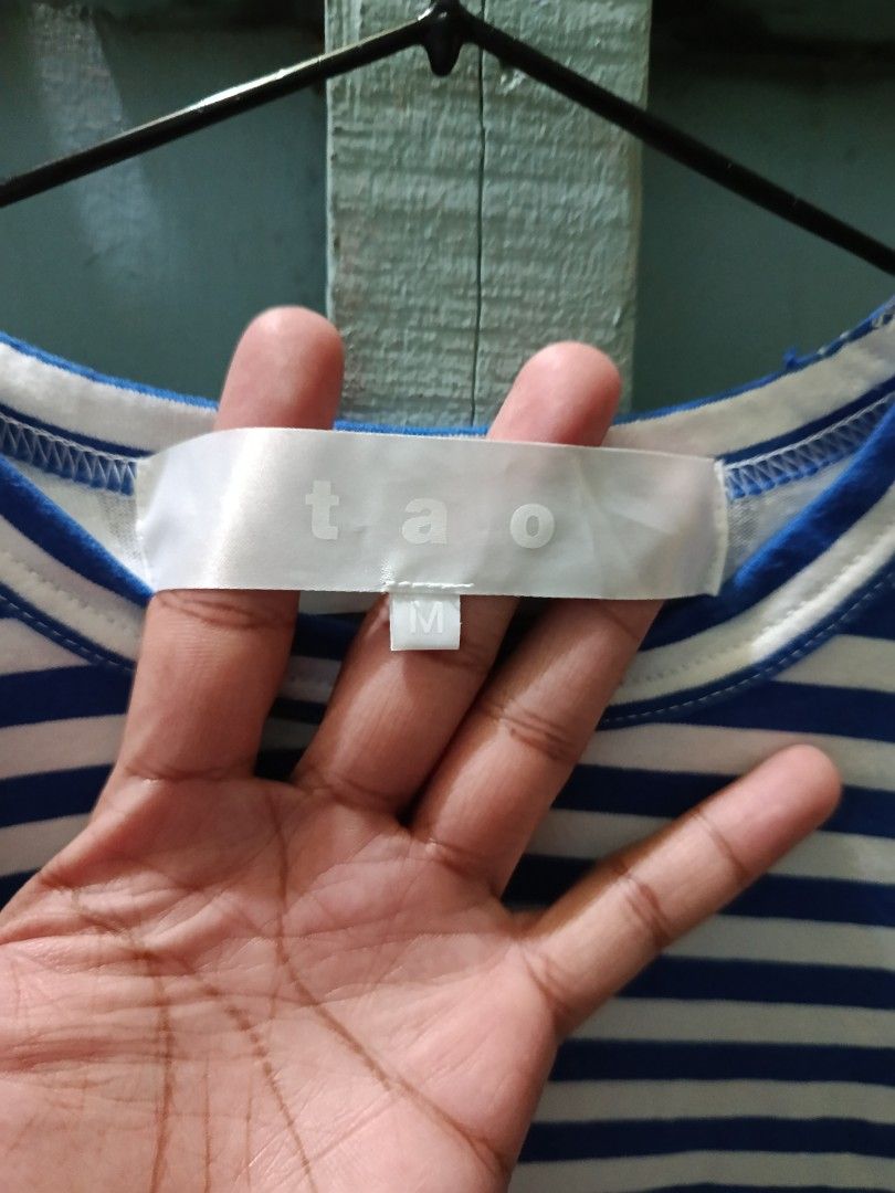 CDG (Category: Luxury Apparel) located in Mandaluyong City. Submitted by newdepot (Listing ID 1460261741, Image 3). Description: Tao COMME des GARÇONS Striped x Dot T-Shirt M (19*25) 2023 This piece has a refreshing striped pattern from the front. white blue excellent to new condition.