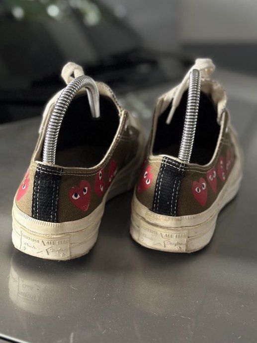 CDG Converse Chuck Taylor (Category: Sneakers) located in Porac. Submitted by poimd_ (Listing ID 1460130687, Image 3). Description: 4 mens 6 womens 4 UK 36.5 EUR 23 cm.