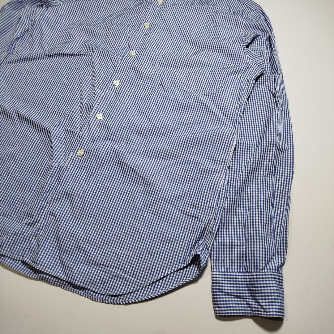 CDG JUNYA WATANABE x TURNBULL & ASSEL (Category: Tshirts & Polo Shirts ) located in Manila. Submitted by mnlhappybattle (Listing ID 1460199316, Image 3). Description: CDG JUNYA WATANABE x TURNBULL & ASSEL Good Condition Tagged size : LARGE Dimensions CHEST - 23” LENGTH - 31.5” SHOULDERS - 18” SLEEVE - 26.5”.