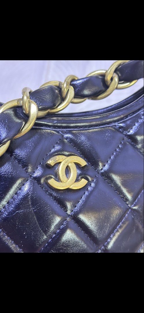 CH Black Quilted Chain Mini Hobo Shoulder Bag (Category: Shoulder Bags) located in San Fernando. Submitted by prelovednook2026 (Listing ID 1460256366, Image 3). Description: Chanel Premium - Proce Negotiable .