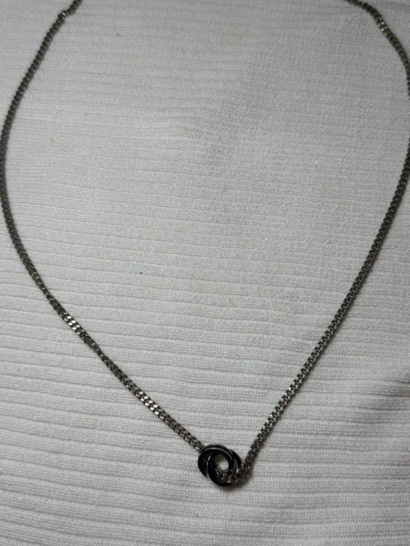 Chain necklace (Category: Necklaces) located in Ligao. Submitted by veetrinkets (Listing ID 1460266921, Image 1). Description: 20 inches Silver plated Lobster clasp.