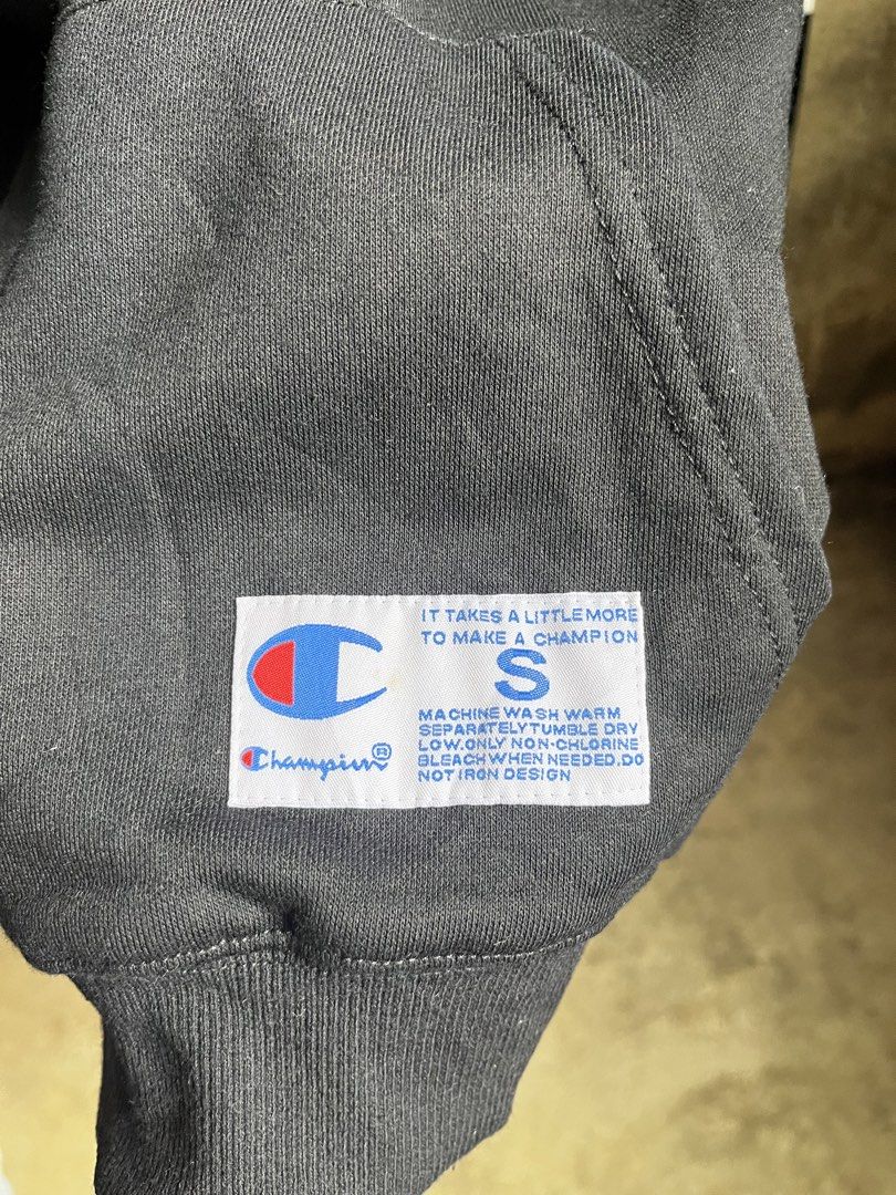 CHAMPION BIG LOGO ON BACK HOODIE (Category: Hoodies) located in Cagayan de Oro. Submitted by rewornthriftph (Listing ID 1460129589, Image 2). Description: width: 20 length: 24.5 small to medium| FITS also on Xsmall Color rate: 9/10 Issue: MISSING HOODE LACES In VERY GOOD Condition See details and reference on slides Payment Methods: GCASH/JNT PLS MANAGE YOUR EXPECTATIONS. THRIFT ITEMS, NO CANCELLATION ₱500.