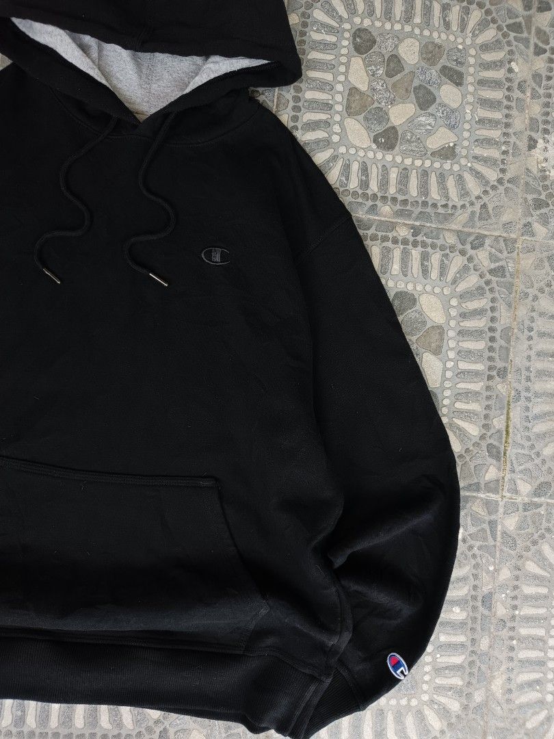 CHAMPION HOODIE (Category: Hoodies) located in Manila. Submitted by freedeer.dd6cce (Listing ID 1460108281, Image 2). Description: CHAMPION HOODIE EXCELLENT GOOD CONDI NO ISSUE COLOR RATE 10/9'8 SIZE LARGE PHP 449.