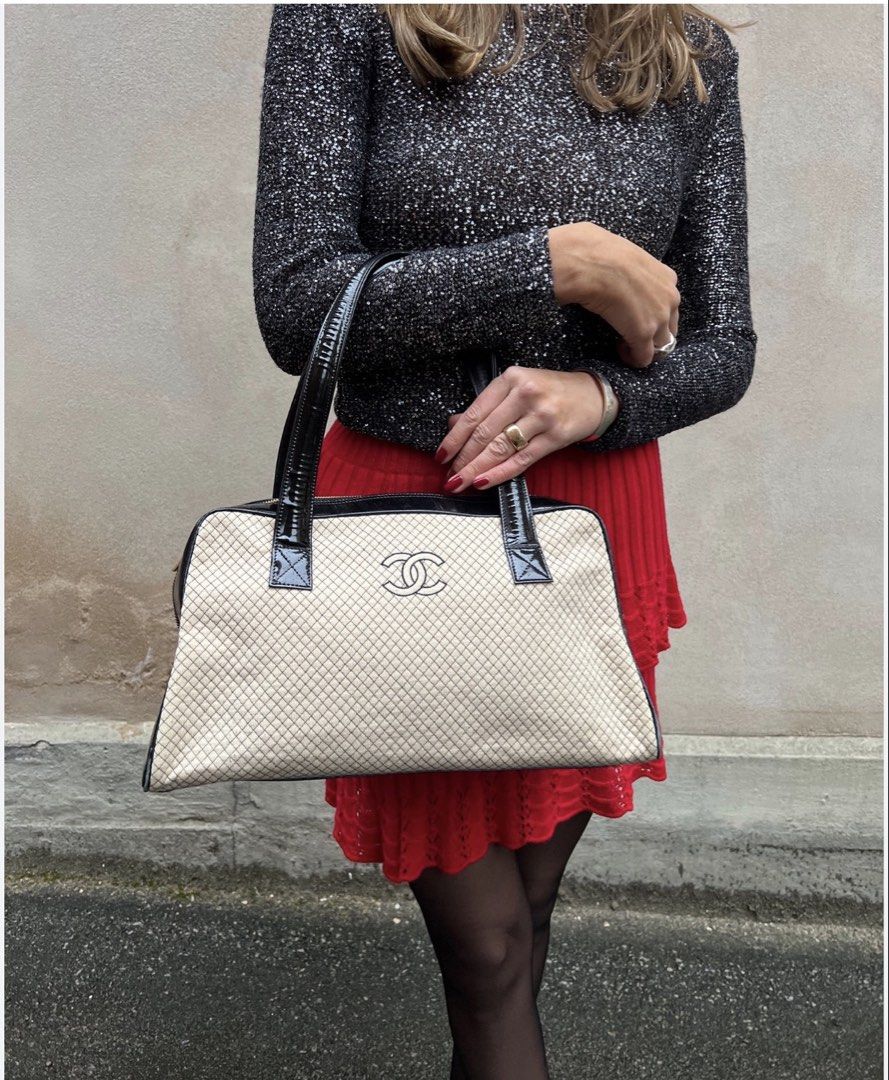 chanel bowling bag (Category: Luxury Bags & Wallets) located in Bay. Submitted by bunini7 (Listing ID 1460181616, Image 1). Description: authentic.