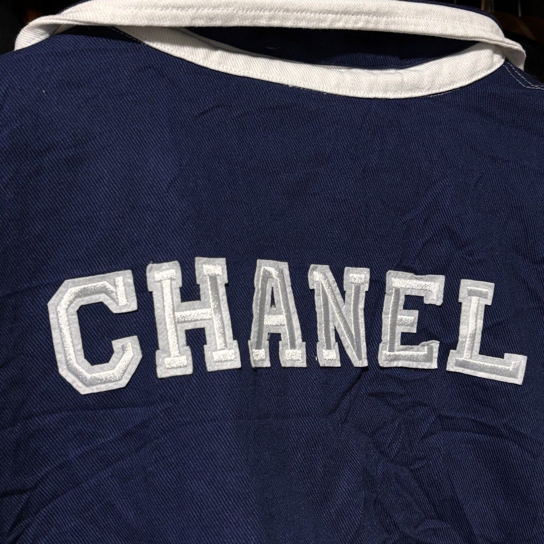 Chanel Jacket Navy Blue and White (Category: Luxury Apparel) located in Caloocan City. Submitted by bonsatocha43876 (Listing ID 1460252449, Image 2). Description: - Authentic Chanel Jacket - Complete Tags Included - Measurements: Width 27 inches, Length 25 inches - Price: PHP 1550.