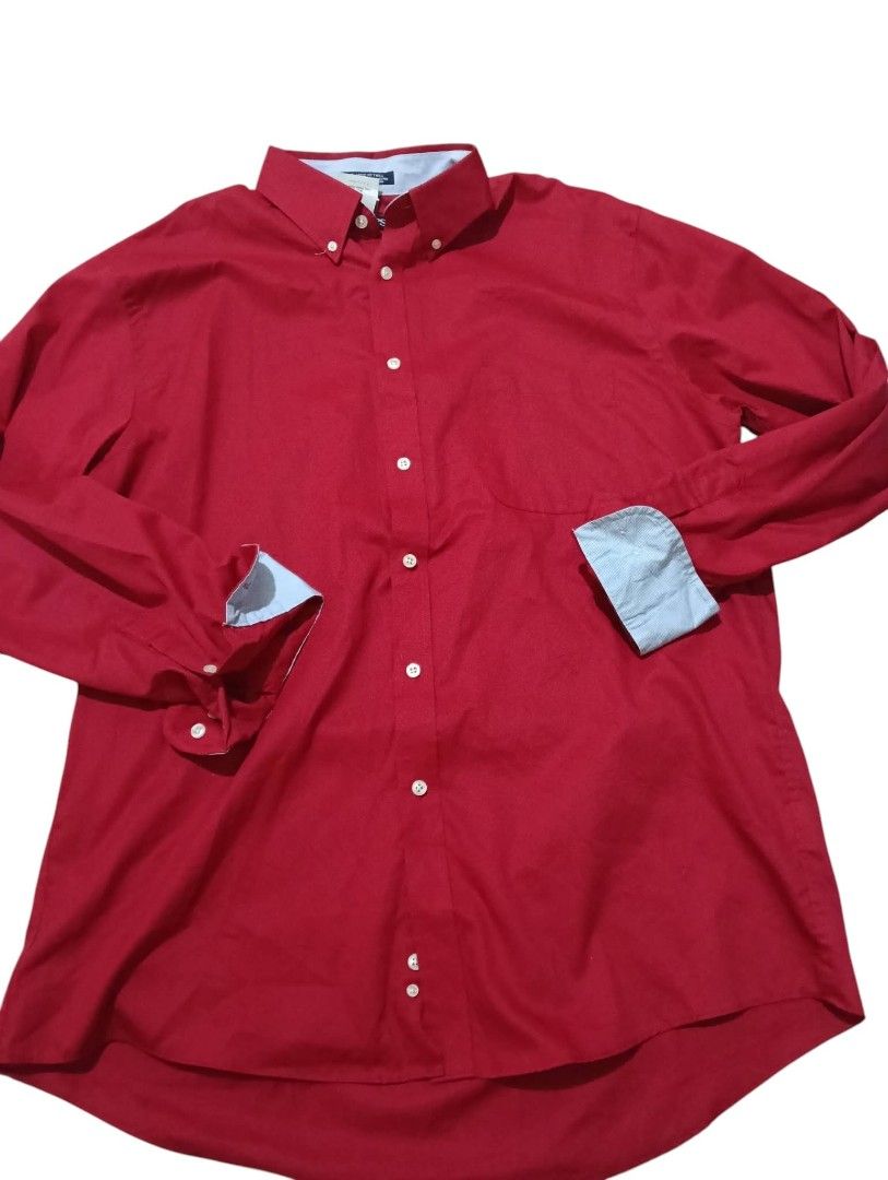 CHAPS Classic Fit Twill Button Down Shirt (Category: Formal Shirts) located in Manila. Submitted by rarefindsgallery (Listing ID 1460301107, Image 1). Description: CHAPS by RL Classic Fit Twill Button Down Shirt for Men Size: Large Fits Large to XL Nice and high quality fabric Authentic Brand new condition.