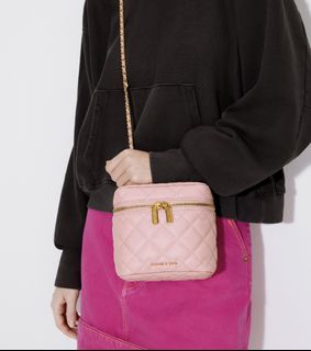 (Category: ) located in . Submitted by huda_wardrobe (Listing ID 1428229219, Image 1). Description: .