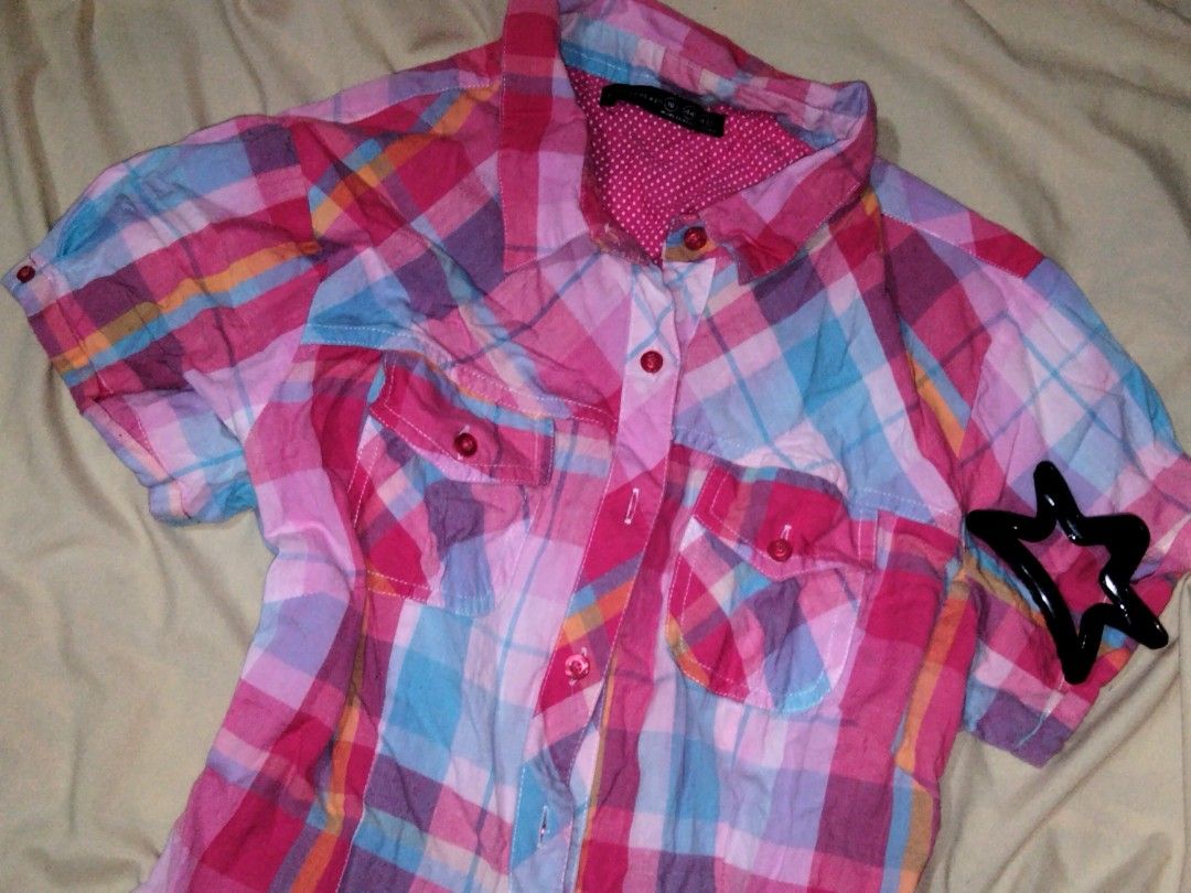 Checkered Pink Blouse for Women (Category: Blouses) located in Cebu City. Submitted by nique.kuan (Listing ID 1460272380, Image 1). Description: M-L size Loose fit. Fabric's still good. Kinda large if you have a smaller body..