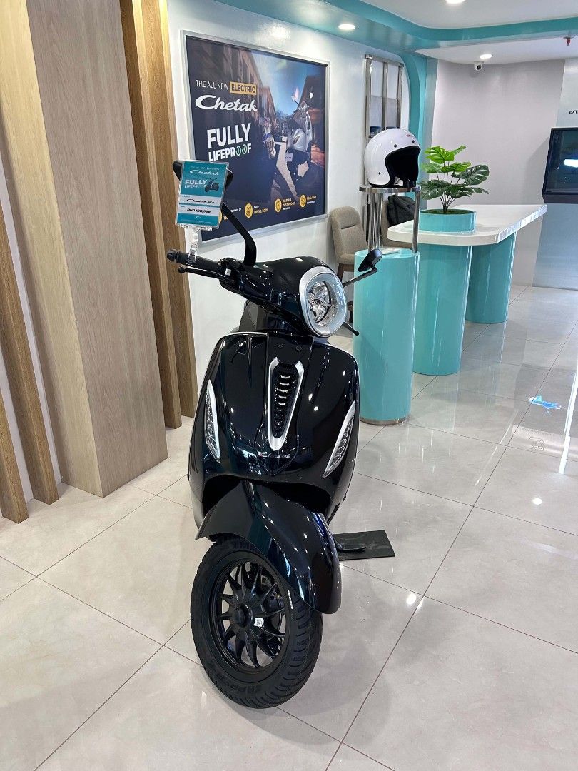 Chetak 3503 electric scooter/motorcycle (Category: Motorbikes for Sale) located in Muntinlupa City. Submitted by chetak_alabang (Listing ID 1460118074, Image 3). Description: Chetak 3503 - electric scooter! -extensive range -solid steel body -ip 67 protection -real time connectivity.