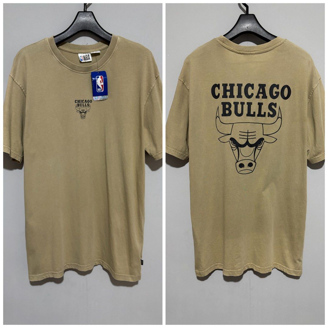 Chicago bulls shirt (Category: Tshirts & Polo Shirts ) located in Davao. Submitted by hippiehappy420 (Listing ID 1460108996, Image 1). Description: Chicago bulls shirt Medium Very good condition Washed and sanitized ship nationwide Negotiable price Visit my listings for more affordable clothings! Shirt Pants Shorts Caps Bags Jogger Blouse Jeans Hoodies Accessories Etc..
