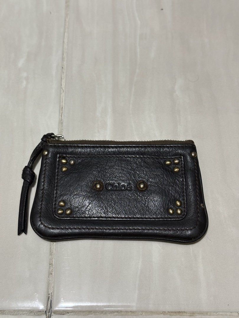 CHLOE COIN PURSE (Category: Luxury Bags & Wallets) located in Naga. Submitted by sislovesme (Listing ID 1460207729, Image 1). Description: •8.5/10 CONDITION •SIGN OF WEAR •AUTHENTIC.