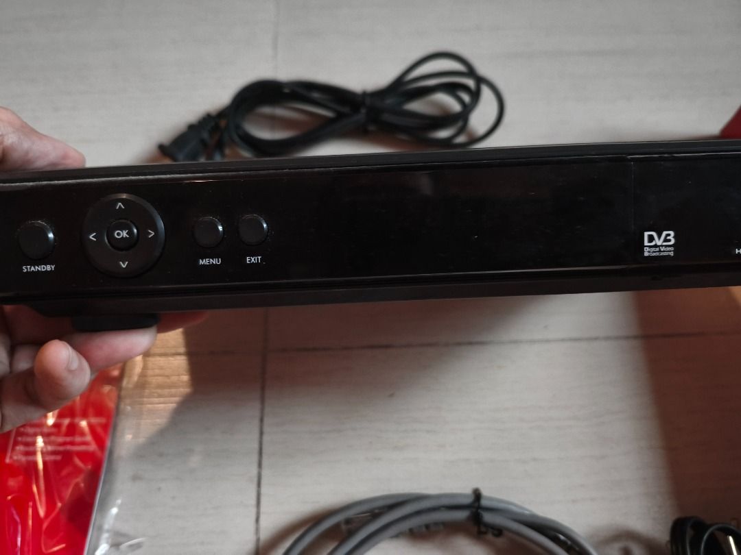 Cignal Digital TV Box MPEG 4 HD Skyworth HS8871 (Category: TV) located in Taytay. Submitted by debbyjavier (Listing ID 1460201710, Image 3). Description: - Cignal Digital TV Box (MPEG 4 HD) - Model: Skyworth HS8871 - Includes: Original Box, User's Guide, Power Cable, AV Cables, Remote Control - Ready for setup and clear digital TV reception - Meet up Taytay/Cainta/Angono - Shipping, buyer will shoulder the shipping fee.