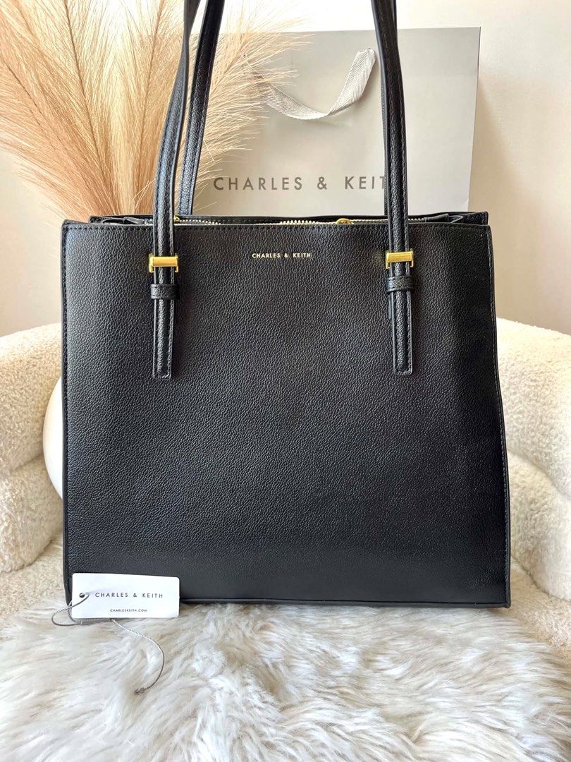 C&K Sansa Tote Bag (Category: Tote Bags) located in Bulacan. Submitted by mykakarizza (Listing ID 1460190664, Image 3). Description: SALE SALE✨✨ ₱850 nalanggg (Reg price 1050) C&K Sansa Tote Bag Size: 35 x 30 x 12 cm Add paperbag 100 📸 Actual pics! 🙋🏻‍♀️ ─── ✦ ─── ✦ ─── ✦ ─── ✦ ─── 🛍️ LOOKING FOR MORE RESELLERS 🛍️ ✨ Buy 3 pcs of ANY items — FREE SHIPPING NA!🚚 ✨ Buy 10 items → FREE SF + ₱50 OFF EACH! 💖 PM us for 30 pcs & up WS 🤍 #MallPullo