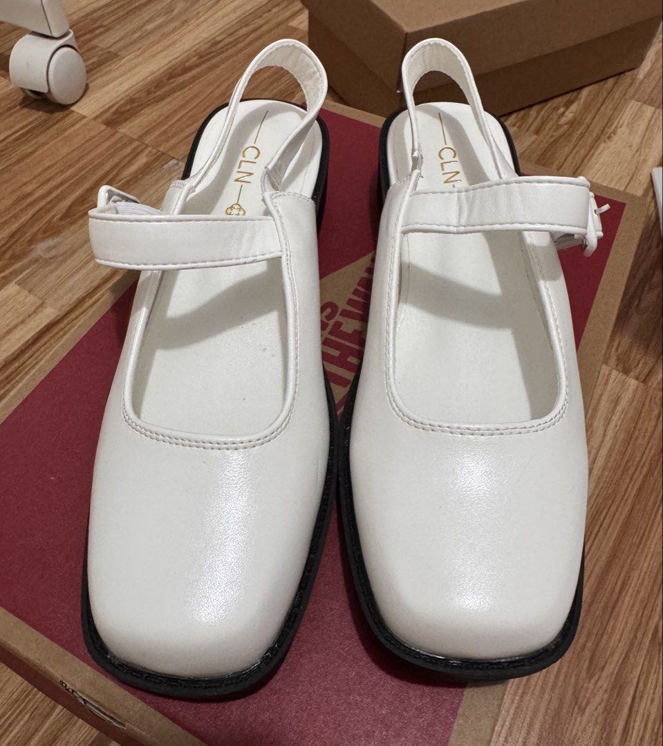 CLN shoes (Category: Flats & Sandals) located in San Pedro. Submitted by heyitsanne (Listing ID 1460233510, Image 2). Description: Brand new without box Size 38 500 pesos.