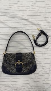 (Category: ) located in . Submitted by preloved_beauty_finds (Listing ID 1460294948, Image 1). Description: .