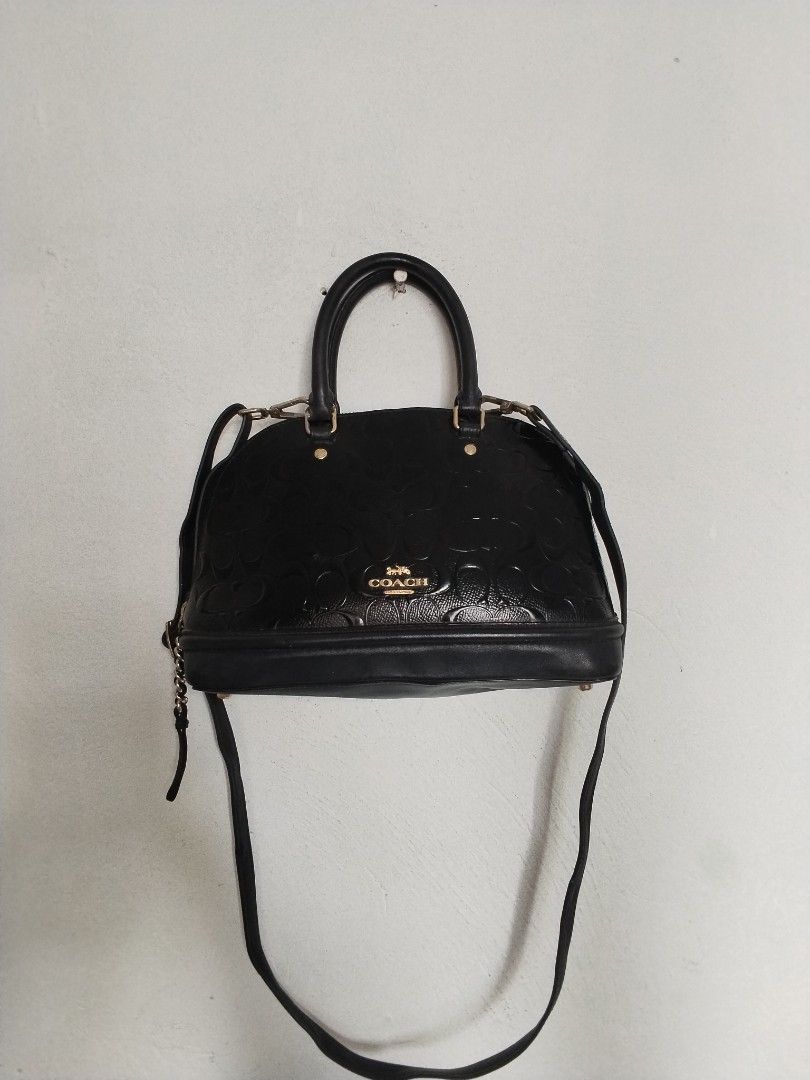 Coach alma (Category: Cross-body Bags) located in Cavite. Submitted by bagssection04 (Listing ID 1460168829, Image 1). Description: coach alma sling bag / handbag semi to medium black color super ganda in actual.