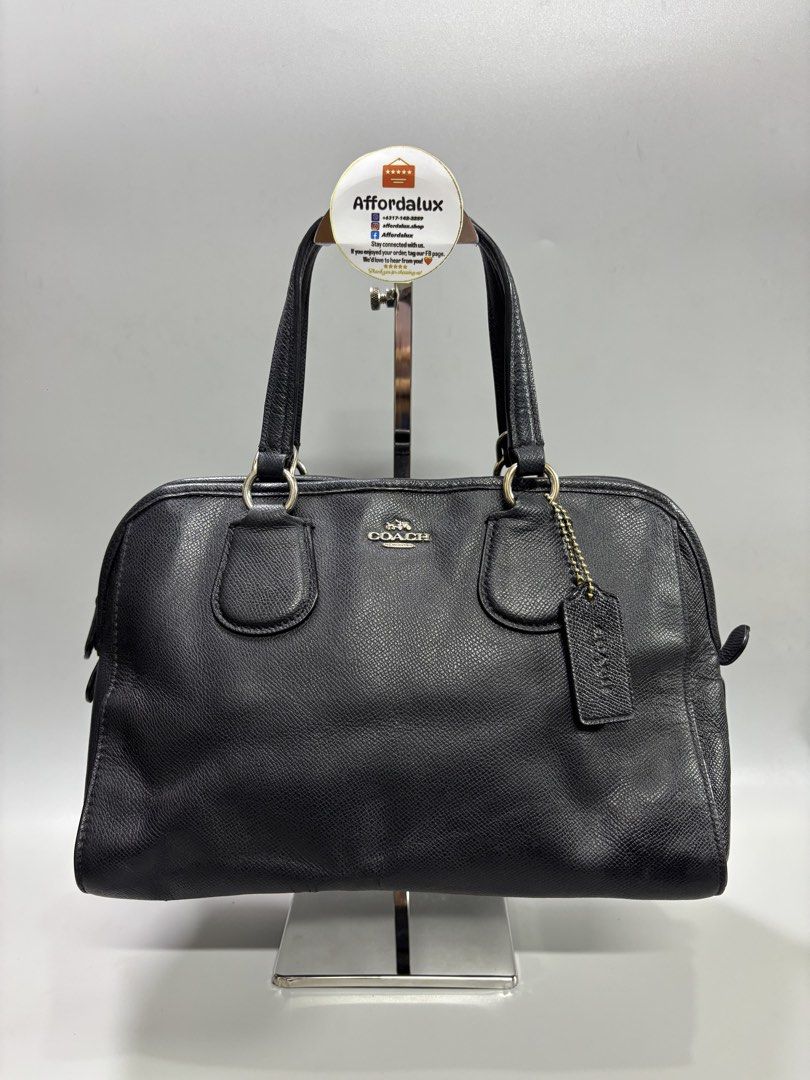 Coach bags 1.5k each 5k bundle (Category: Luxury Bags & Wallets) located in Manila. Submitted by affordaluxonlineshop (Listing ID 1460292950, Image 3). Description: 1.5k each Blue - no sling White - bakbak creed Black - no sling Canvas tote - sign of use sa patent leather.