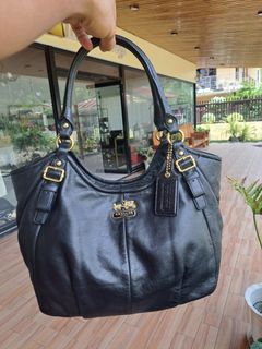 (Category: ) located in . Submitted by luxestreetbags (Listing ID 1460117324, Image 1). Description: .