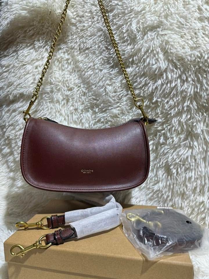 Coach Brown (3 straps) (Category: Luxury Bags & Wallets) located in Manila. Submitted by giyaooo (Listing ID 1460258690, Image 1). Description: Message for more details and pics.