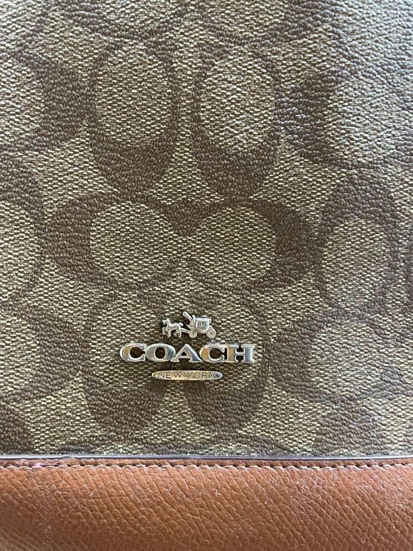 COACH BROWN SIGNATURE HAND BAG (Category: Shoulder Bags) located in Caloocan City. Submitted by j3ngsanity (Listing ID 1460250371, Image 2). Description: ISSUE : MINIMAL LEATHER SCRATCH / MISSING SLING / SIGN OF USAGE YKK ZIP.