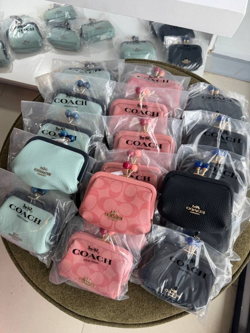 Coach Coin Purse Wallet Pouch (Category: Purses & Pouches) located in Manila. Submitted by curated.totes (Listing ID 1460273436, Image 1). Description: ᴄᴏᴀᴄʜ ᴋɪꜱꜱʟᴏᴄᴋ ꜱʀᴘ: 1500 ᴅᴍ ᴛᴏ ᴏʀᴅᴇʀ!.