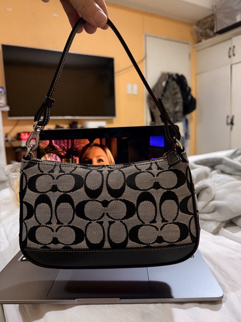 Coach Demi Black (Category: Shoulder Bags) located in Quezon City. Submitted by julia.flower (Listing ID 1460194374, Image 1). Description: .
