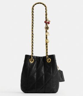 (Category: ) located in . Submitted by feistywardrobe (Listing ID 1460211305, Image 1). Description: .