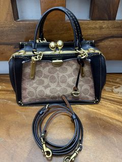 (Category: ) located in . Submitted by petite_preloved2 (Listing ID 1460134739, Image 1). Description: .