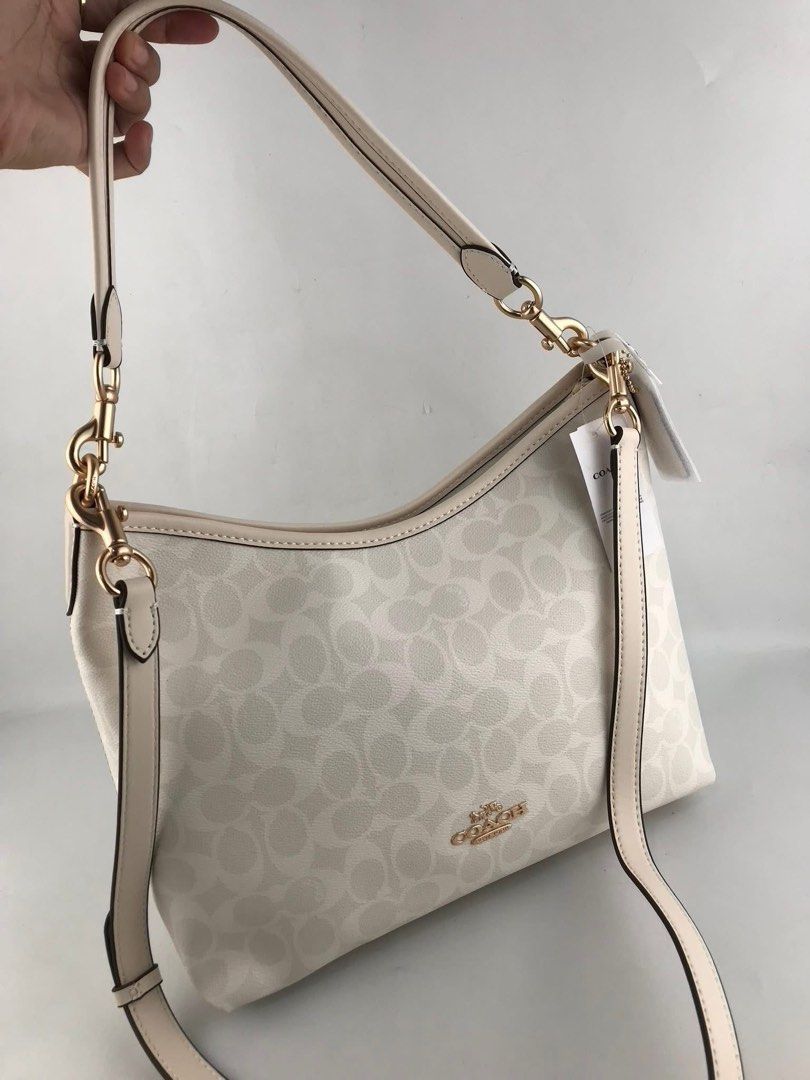 Coach Laurel Hobo (Category: Shoulder Bags) located in Binan City. Submitted by pinkykeenshop (Listing ID 1460282351, Image 2). Description: .