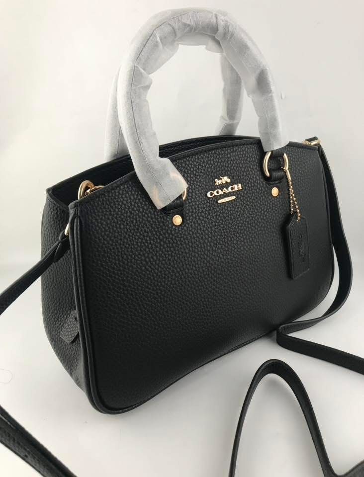 Coach Savannah Carryall Small (Category: Shoulder Bags) located in Binan City. Submitted by pinkykeenshop (Listing ID 1460281277, Image 3). Description: .