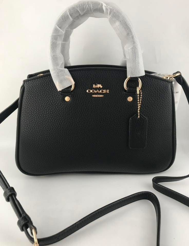 Coach Savannah Carryall Small (Category: Shoulder Bags) located in Binan City. Submitted by pinkykeenshop (Listing ID 1460281277, Image 1). Description: .
