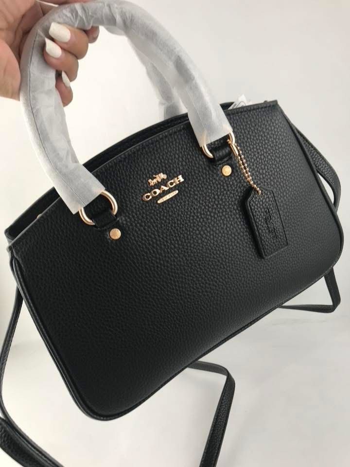 Coach Savannah Carryall Small (Category: Shoulder Bags) located in Binan City. Submitted by pinkykeenshop (Listing ID 1460281277, Image 2). Description: .