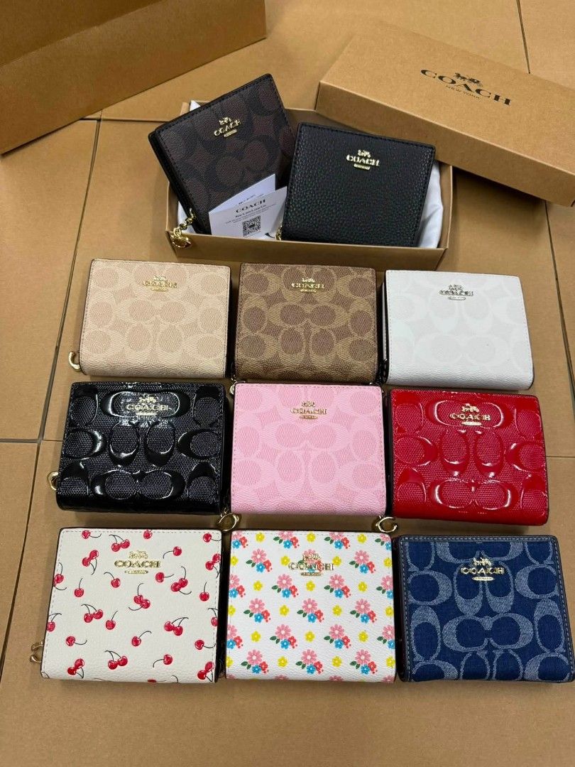 Coach Snap Small Wallet (Category: Wallets & Card holders) located in Manila. Submitted by msddirectfactoryoutlet (Listing ID 1460163265, Image 2). Description: US Grade 100%.