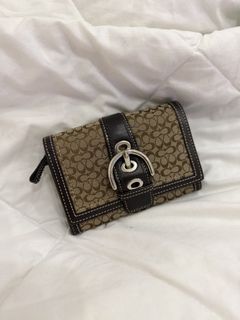 (Category: ) located in . Submitted by gbagscollection (Listing ID 1460141698, Image 1). Description: .