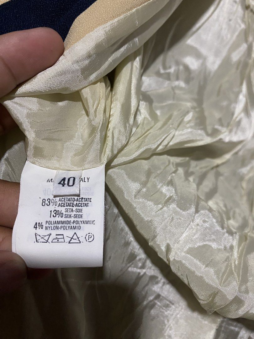 Coat (Category: Coats, Jackets and Outerwear) located in Manila. Submitted by aytem_random (Listing ID 1460202487, Image 3). Description: .