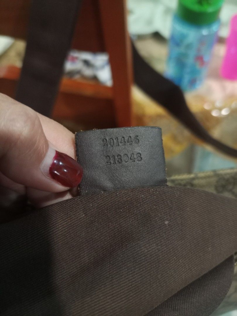 coded gucci sling bag (Category: Cross-body Bags) located in Manila. Submitted by arianne070692 (Listing ID 1460270331, Image 3). Description: coded gucci sling bag size large.