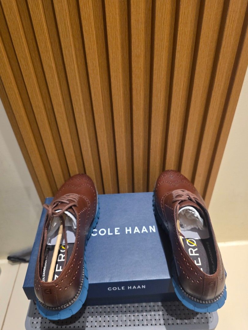 COLE HAAN WINGTIP OXFORD (Category: Sneakers & Footwear) located in Manila. Submitted by iantrepreneuer (Listing ID 1460151067, Image 3). Description: Cole Haan Wingtip Oxford Color: Hickory/Dark Chocolate Size: US 8.5 W Brand New Mall Price: 13,995.