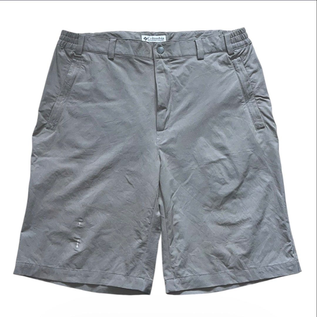 Columbia nylon short (Category: Shorts) located in Lapu Lapu. Submitted by jhonrener41426 (Listing ID 1460112325, Image 2). Description: Size 32/34 Length-20.5 Leg opening-11 Excellent condition Color rate 9.8/10 Authentic Issue last pic need wash .
