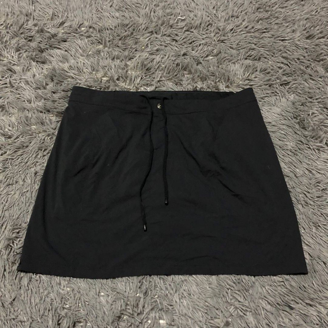Columbia Skirt (Category: Skirts) located in Camiling. Submitted by thriftscape2024 (Listing ID 1460193862, Image 1). Description: Excellent Condition Color rate: 9/10 Issue: ❌❌❌ W: Free waist L: 19.